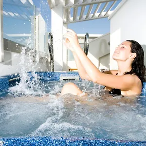 Club House Hotel
